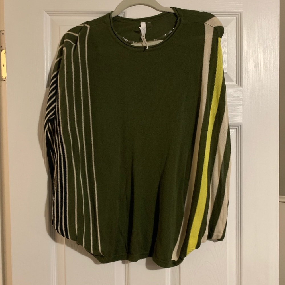 Knit pull over blouse